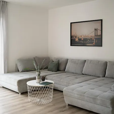 Daire Modernes Nahe Zentrum