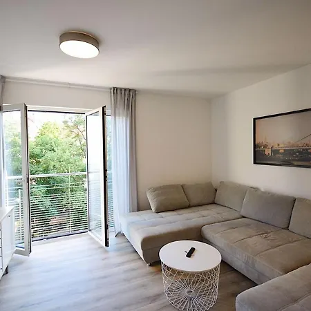 Modernes Nahe Zentrum *