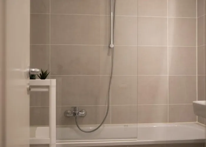 Modernes Nahe Zentrum Apartamento *